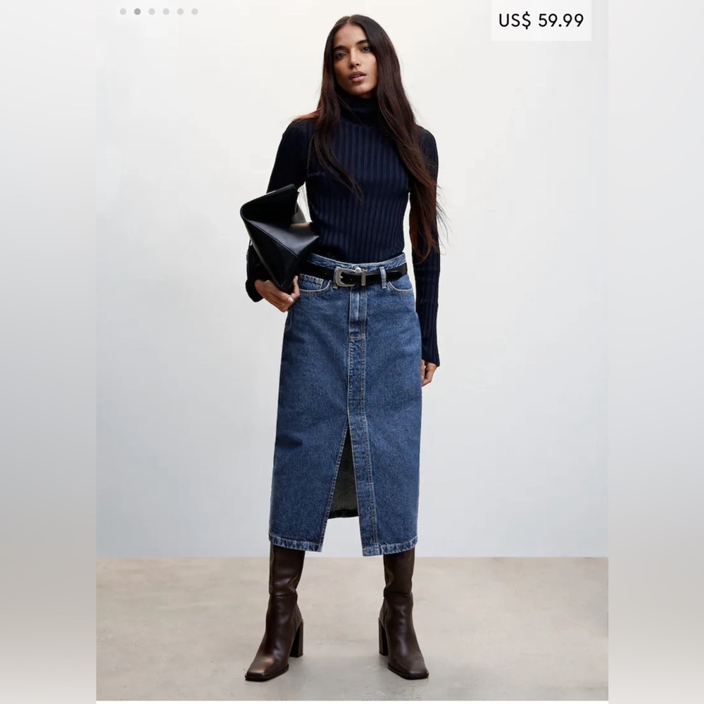 Mango midi denim skirt in excellent condition 🤩✨